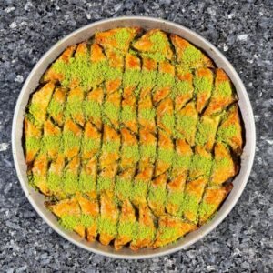 40 cm Tablett Şöbiyet mit Pistazien